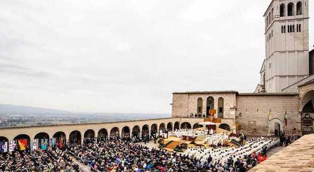 Papi santi, record di pellegrini ad Assisi: 1200 pullman