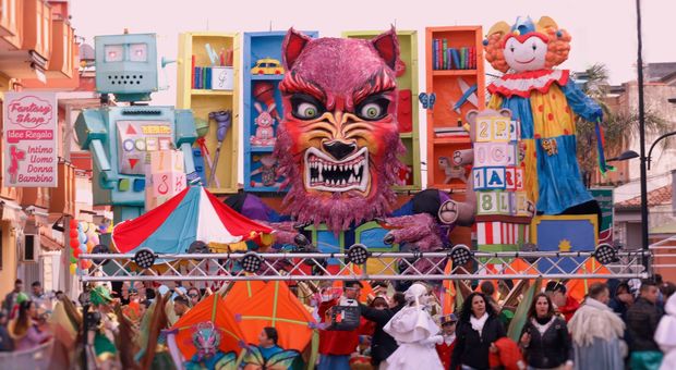 Torna il Carnevale di Villa Literno, carri e coreografie come a Viareggio