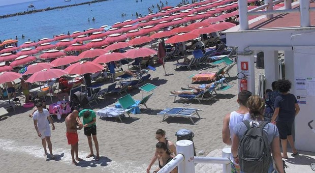 La spiaggia Perla Del Tirreno assegnata a un'impresa di Roma