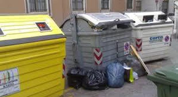 Brescia, Il cadavere di un trans trovato nel cassonetto dei rifiuti