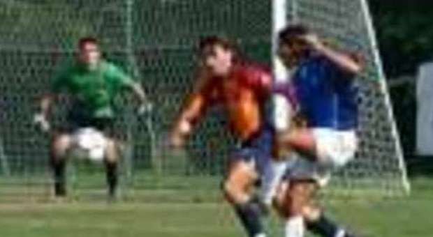 Giocatore del Real Montebuono preso da convulsioni dopo scontro: è in ospedale