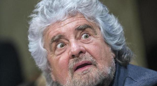 Beppe Grillo difende i vigili assenteisti "Distolgono l'attenzione da Mafia capitale"
