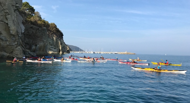 «Benvenuti al Sud», oltre 40 gli appassionati del mare alla scoperta del Cilento in kayak