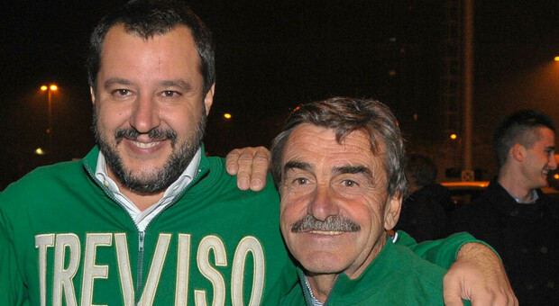 L'abbraccio tra Matteo Salvini e Gianantonio Da Re prima della bufera