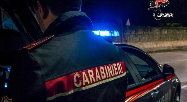Ha minacciato un uomo con una mannaia, arrestato dai carabinieri