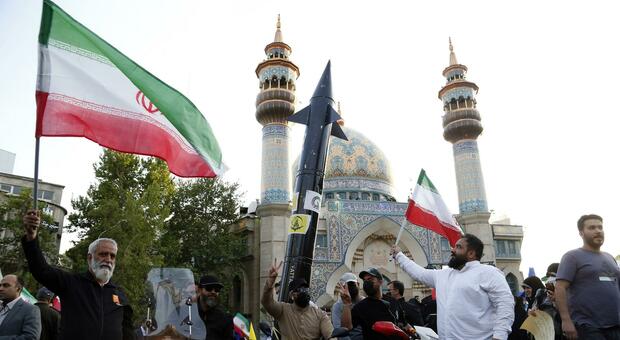 Israele, attacco "moscio" all'Iran? Ian Bremmer: «In realtà l'operazione a Isfahan è una de-escalation»