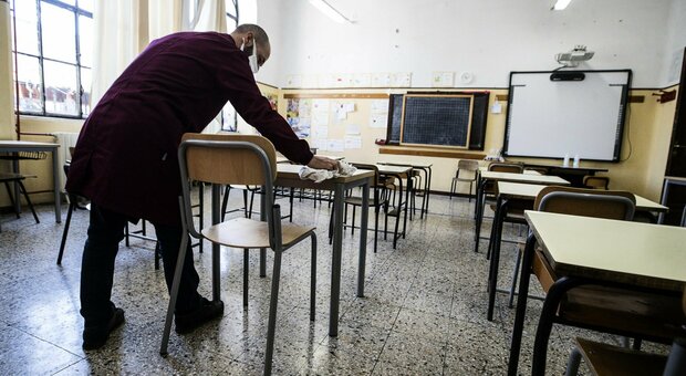 Scuola in Campania, quando inizia: i presidi lanciano l'allarme, rientro nel caos