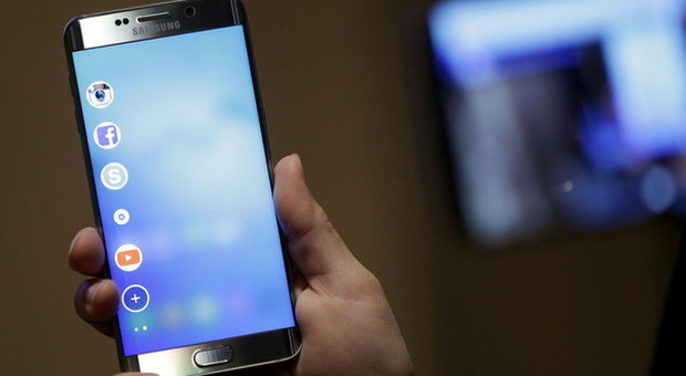Dai nuovi iPhone allo smartwatch tondo di Samsung: le novità hi-tech dell'autunno