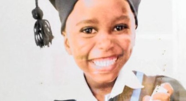 Sud Africa, bimbo di 6 anni salva la mamma da uno stupro: l'aggressore lo uccide