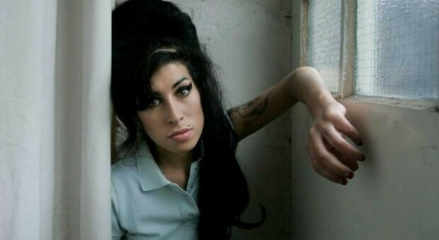 Amy Winehouse, l’amore negato e il demone del successo