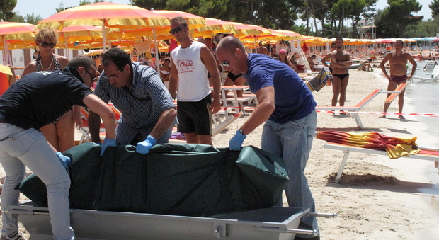 Caldo, turista muore in spiaggia Da domenica arriva il maltempo