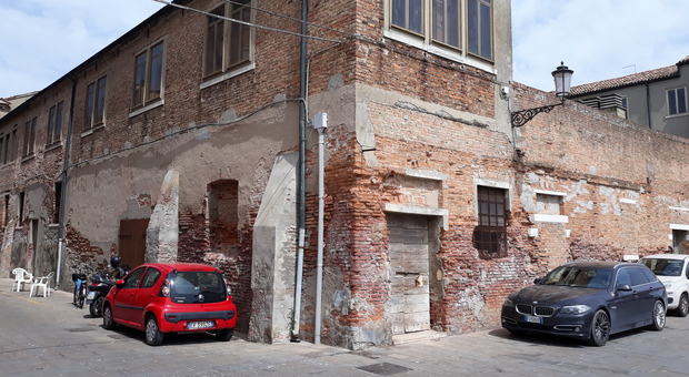 Case all'asta a Chioggia: ancora deserta quella per l'ex convento di Santa Caterina