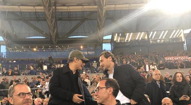 Fiorello, l'interista che non t'aspetti in tribuna per Roma-Juve: saluto a Francesco Totti