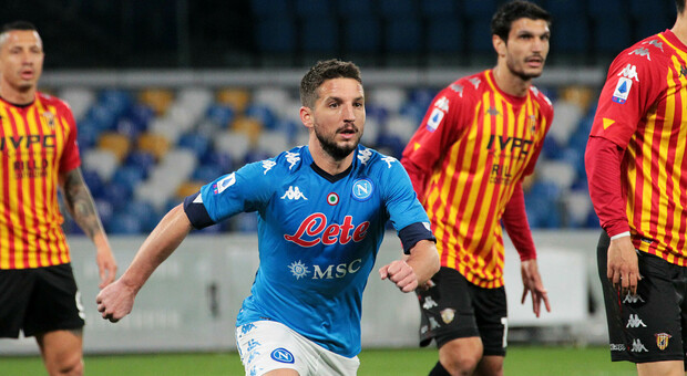 Il Napoli e Gattuso risorgono nel derby: 2-0 al Benevento col «nuovo» Mertens