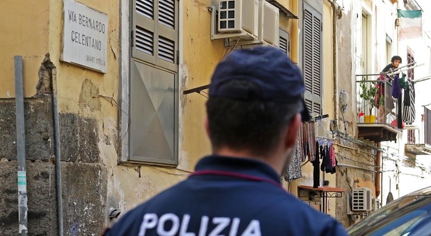 Controlli anti-Covid a Napoli, interrotto party Erasmus abusivo: due spagnoli arrestati e altri due denunciati