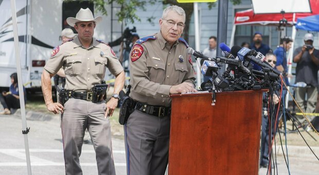 Strage in Texas, la polizia: «Abbiamo sbagliato». Bimba messa in attesa dal 911