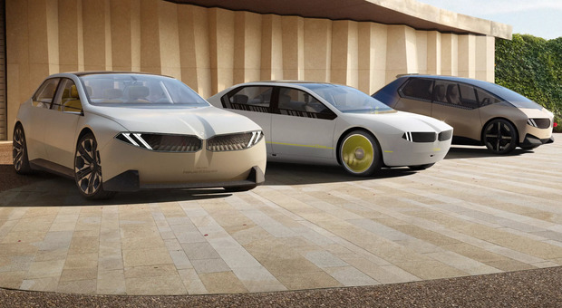 I tre concept che indicano il futuro di BMW: da sinistra Neue Klasse, i Vision Dee e i Vision Circular