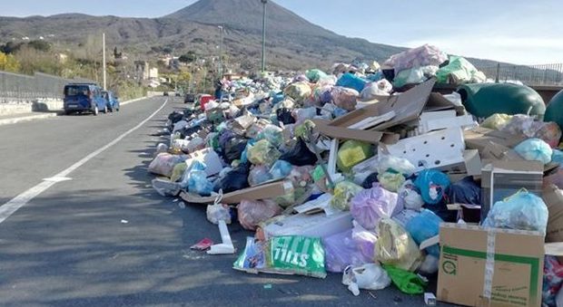 Parco Vesuvio, differenziata al palo: 10 Comuni sotto la quota di legge
