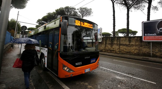 Napoli, task force sugli autobus: dal 1° novembre agenti a bordo