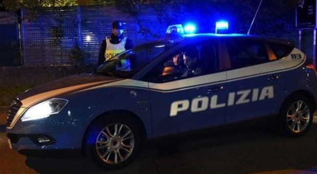 Milano, rave interrotto dalla Polizia: 32 denunciati. Al party c'era anche un minorenne