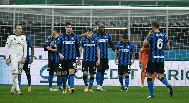 Inter-Spezia 2-1 I gol di Hakimi e Lukaku per restare a -1 dal Milan