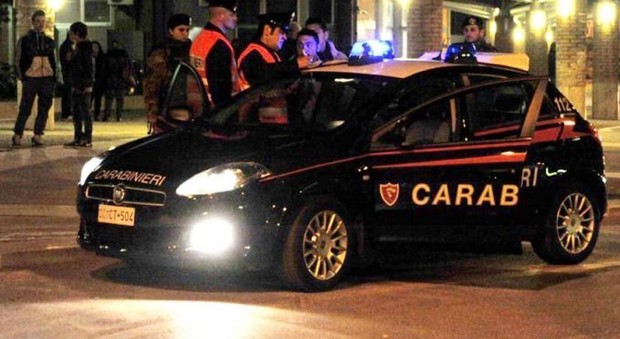 Cerveteri, tentano di sfuggire a un posto blocco sull'Aurelia: arrestati dai carabinieri