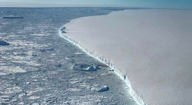 L'iceberg più grande del mondo si è sciolto: si chiamava A68, era grande 6.000 km quadrati