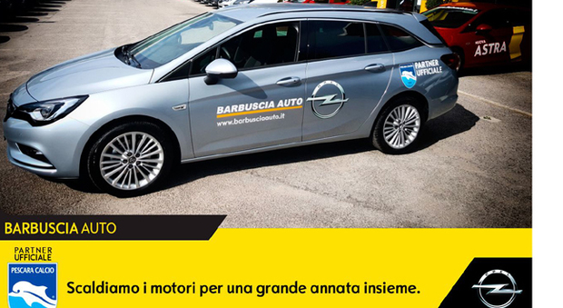Image from motori.ilmattino.it coverage of Opel becoming the official car of Pescara Calcio.