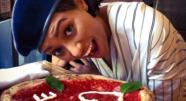 New York, Kat «Bonnie» Graham di Vampire Diaries: pizza da Gino Sorbillo!