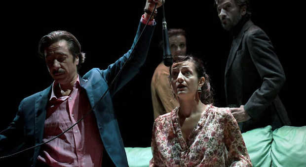 Teatro Nuovo di Napoli, Marcello Cotugno porta in scena «Peggy Pickit guarda il volto di Dio»