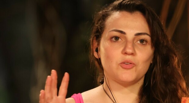 «Cristina Scuccia, sei vergine?», la risposta della ex suora spiazza i naufraghi dell'Isola dei Famosi