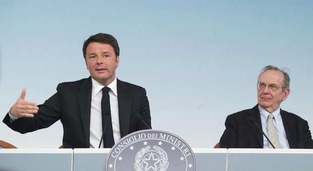 Il premier Renzi con il ministro Padoan