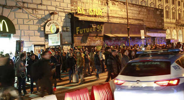 Allarme a Roma, la testimone terrorizzata: "Barricati nel mio bar, la gente era impazzita"