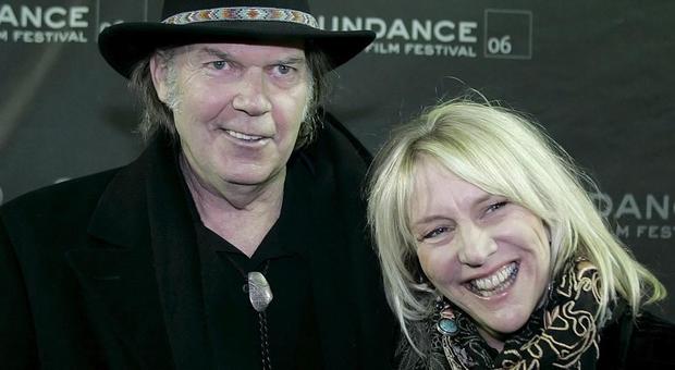 Morta in California a 66 anni la cantautrice Pegi Morton, ex moglie di Neil Young