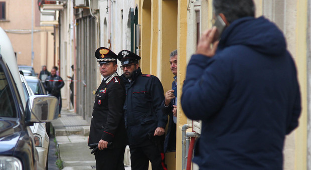 Rancori covati da tempo tra il carabiniere e i suoi. Il piccolo all'oscuro di tutto, affidato ai cugini