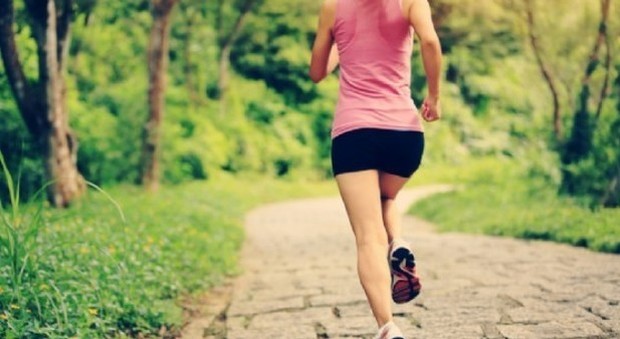 Esce per fare jogging: ventenne palpeggiata dal richiedente asilo