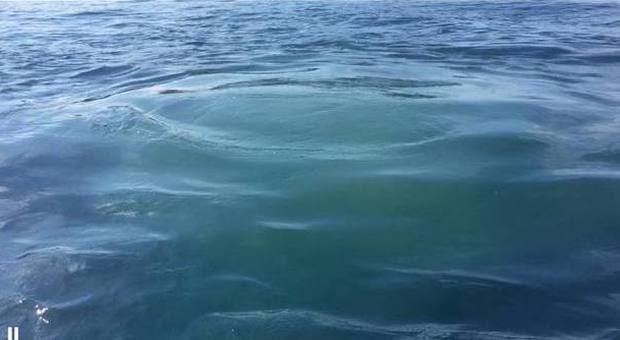 Ischia, guasto alla condotta fognaria: i liquami minacciano le spiagge dell'isola