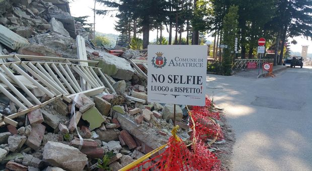Terremoto, Pirozzi ordina: la notte tra il 23 e il 24 non autorizzerò giornalisti e telecamere ad entrare