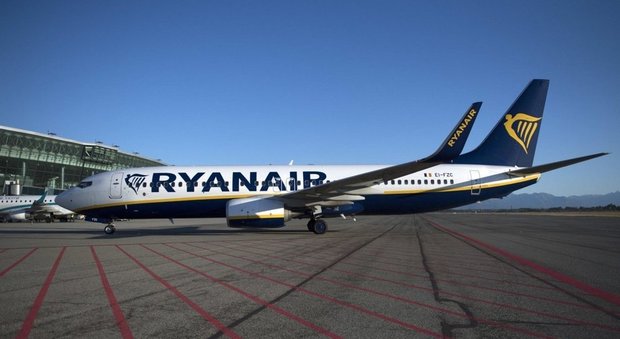 Ryanair ferma i voli, l'odissea di 21 studenti romani bloccati a Bruxelles