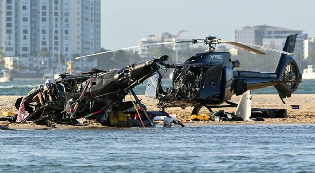 Incidente tra due elicotteri sotto gli occhi dei bagnanti: 4 morti, tra cui una coppia e un pilota (che era appena diventato papà)