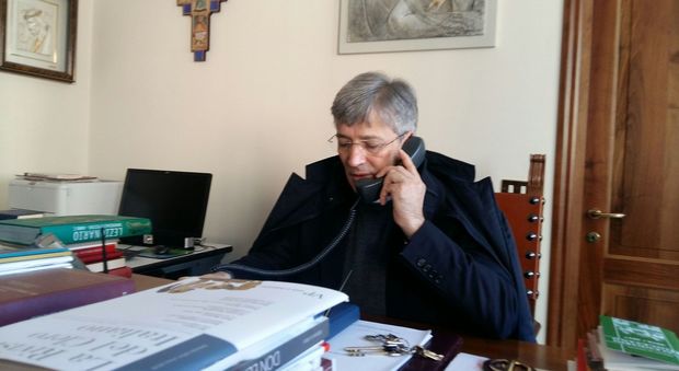 "Salvi per intercessione di S. Benedetto". Il vescovo: "Terremoto ci fa sentire nemica la casa" Guarda