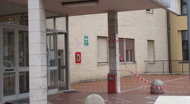 L'ingresso dell'ospedale di Fermo