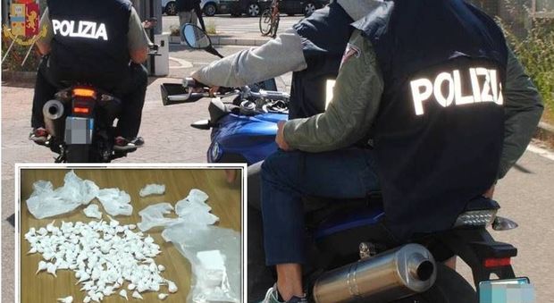 Le dosi di cocaina sequestrate dalla Polizia