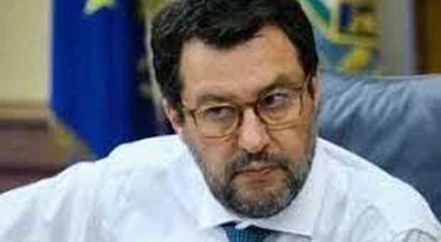 Salvini attacca De Luca: «Non riesce a risolvere il problema di Mondragone»
