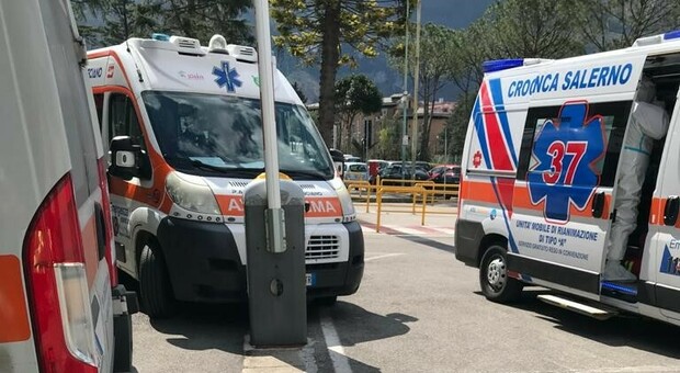 Covid a Salerno, anziana finisce in rianimazione dopo due dosi di Pfizer