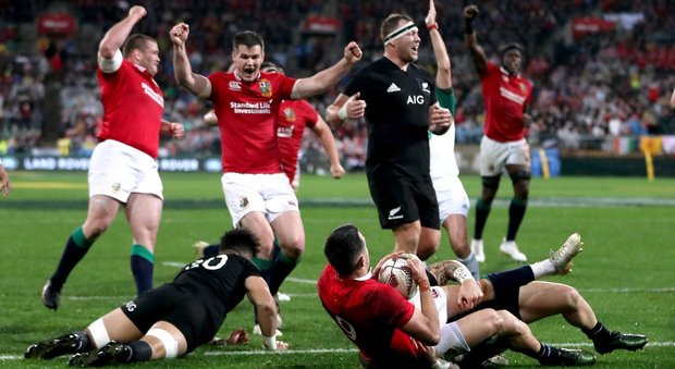 Rugby, Lions feroci battono 21-24 gli All Blacks e pareggiano la serie a Wellington Highlights