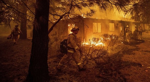 Inferno California, 50 morti: è l'incendio peggiore della storia dello Stato