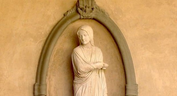 A Firenze pellegrinaggi sulla tomba di Florence Nightingale, inventò l'infermieristica moderna.