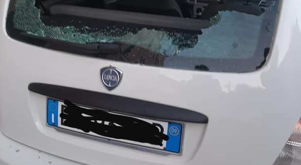 Terracina, l’assessore Zappone nel mirino: atti vandalici e auto danneggiata, indagini in corso