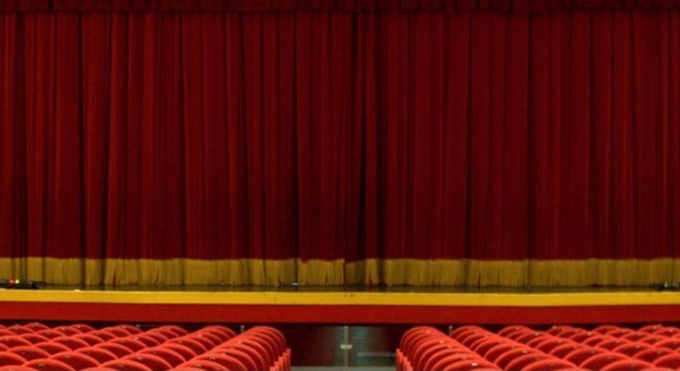 Rapina la cassa del Teatro Cilea inutile la fuga: arrestato | Video